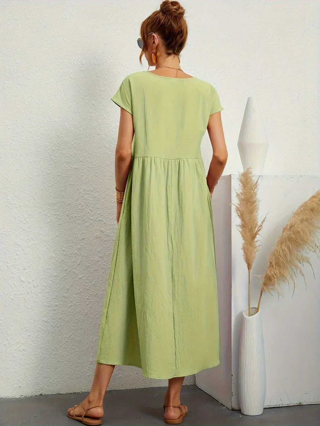Xenia Classic Pleated Midi Dress